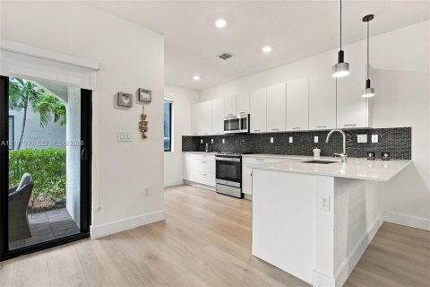 Condo in Doral, Florida, 3 bedrooms № 2424540 - photo 7