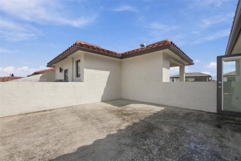 Condo in Doral, Florida, 3 bedrooms № 2424540 - photo 23