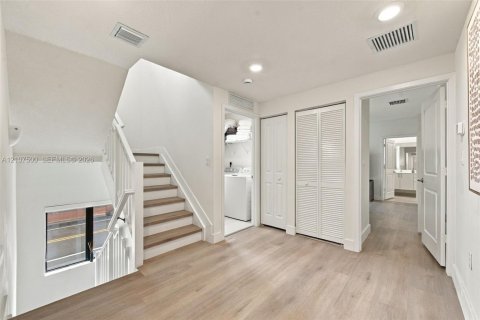 Condo in Doral, Florida, 3 bedrooms № 2424540 - photo 11