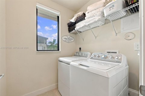 Condo in Doral, Florida, 3 bedrooms № 2424540 - photo 26