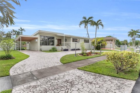 Villa ou maison à Miami, Floride 3 chambres, 100.61 m2 № 2374232