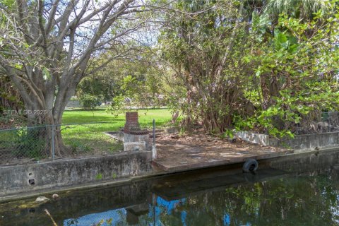 Купить виллу или дом в Майами, Флорида № 2050520 - фото 13