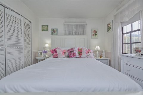 Casa en venta en Miami, Florida, 4 dormitorios, 196.21 m2 № 1691550 - foto 25