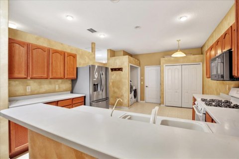 House in Wesley Chapel, Florida 3 bedrooms, 149.29 sq.m. № 1723912 - photo 6