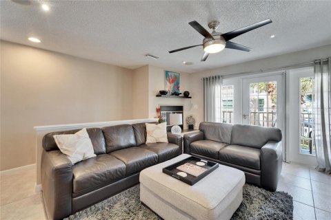 Adosado en venta en Redington Shores, Florida, 2 dormitorios, 114.92 m2 № 1909941 - foto 10