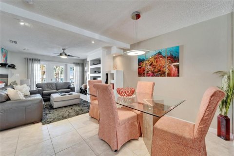 Adosado en venta en Redington Shores, Florida, 2 dormitorios, 114.92 m2 № 1909941 - foto 19
