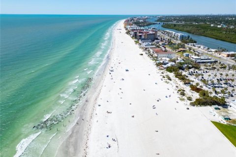 Adosado en venta en Redington Shores, Florida, 2 dormitorios, 114.92 m2 № 1909941 - foto 4