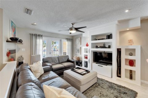 Adosado en venta en Redington Shores, Florida, 2 dormitorios, 114.92 m2 № 1909941 - foto 9