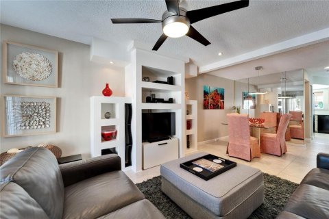 Adosado en venta en Redington Shores, Florida, 2 dormitorios, 114.92 m2 № 1909941 - foto 20