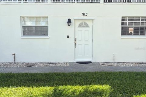 Adosado en venta en Redington Shores, Florida, 2 dormitorios, 114.92 m2 № 1909941 - foto 6