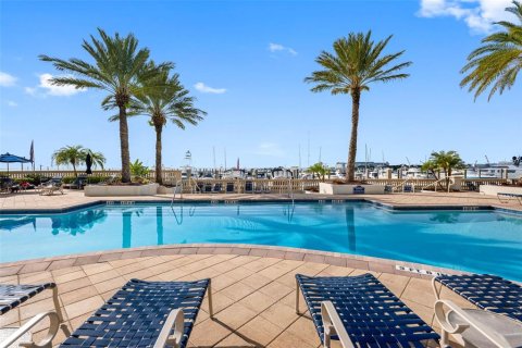 Adosado en venta en Tampa, Florida, 3 dormitorios, 175.03 m2 № 2232873 - foto 3