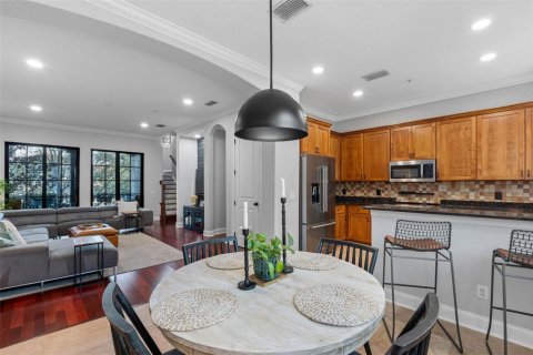 Adosado en venta en Tampa, Florida, 3 dormitorios, 175.03 m2 № 2232873 - foto 8