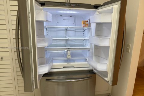 Townhouse in Weston, Florida 2 bedrooms № 1970485 - photo 9