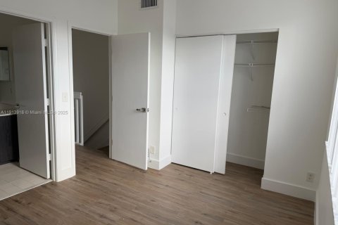 Townhouse in Weston, Florida 2 bedrooms № 1970485 - photo 15