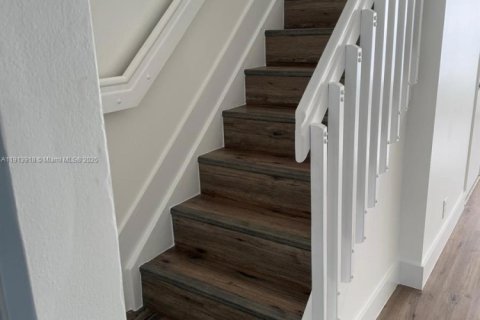 Townhouse in Weston, Florida 2 bedrooms № 1970485 - photo 6