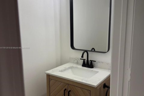 Townhouse in Weston, Florida 2 bedrooms № 1970485 - photo 5