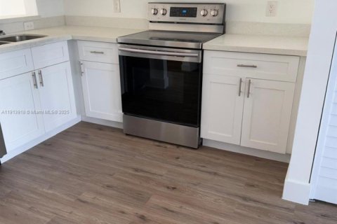 Townhouse in Weston, Florida 2 bedrooms № 1970485 - photo 7