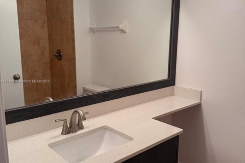 Townhouse in Weston, Florida 2 bedrooms № 1970485 - photo 22