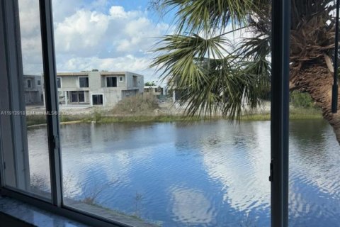 Townhouse in Weston, Florida 2 bedrooms № 1970485 - photo 19