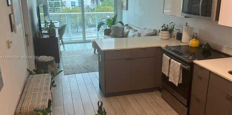 Кондоминиум с 1 спальней в Майами, Флорида № 2026364