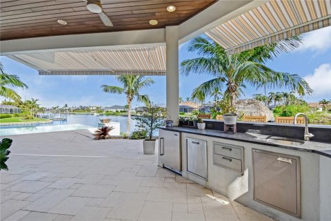 Купить виллу или дом в Кейп-Корал, Флорида 4 спальни, 528.99м2, № 1467006 - фото 21