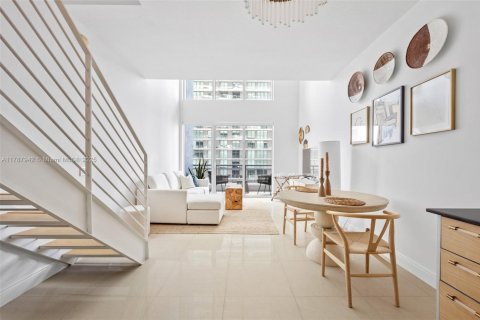 Condo in Miami, Florida, 1 bedroom  № 1942575 - photo 2