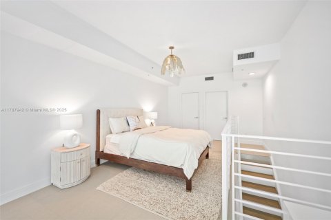 Condo in Miami, Florida, 1 bedroom  № 1942575 - photo 12