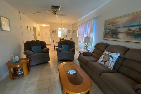 Villa ou maison à louer à New Port Richey, Floride: 2 chambres, 85.75 m2 № 1624948 - photo 4