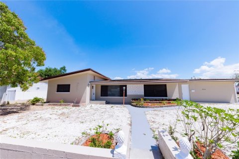 Villa ou maison à vendre à Saint Petersburg, Floride: 3 chambres, 132.39 m2 № 2289832 - photo 2