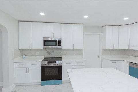 Villa ou maison à vendre à Saint Petersburg, Floride: 3 chambres, 132.39 m2 № 2289832 - photo 15