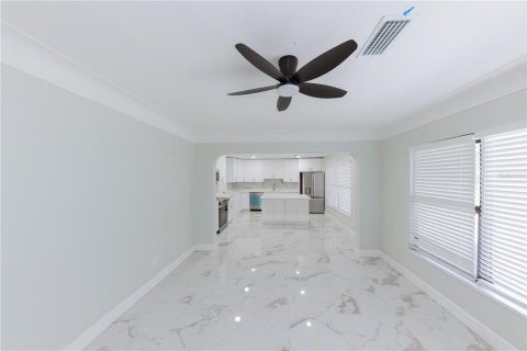 Villa ou maison à vendre à Saint Petersburg, Floride: 3 chambres, 132.39 m2 № 2289832 - photo 17
