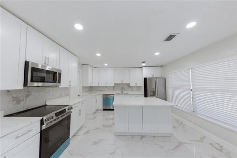 Villa ou maison à vendre à Saint Petersburg, Floride: 3 chambres, 132.39 m2 № 2289832 - photo 19