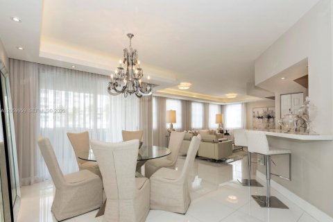Снять в аренду кондоминиум в Авентура, Флорида 2 спальни, 122.63м2, № 2264583 - фото 7