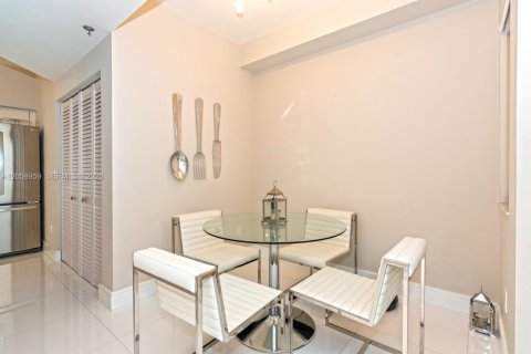 Снять в аренду кондоминиум в Авентура, Флорида 2 спальни, 122.63м2, № 2264583 - фото 11