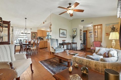 House in Ormond Beach, Florida 3 bedrooms, 166.85 sq.m. № 1909876 - photo 12