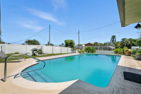 House in Ormond Beach, Florida 3 bedrooms, 166.85 sq.m. № 1909876 - photo 4