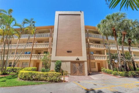 Condominio en venta en Coconut Creek, Florida, 2 dormitorios, 107.49 m2 № 1994399 - foto 15