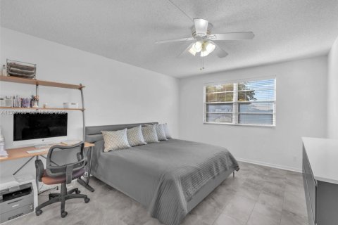 Condominio en venta en Coconut Creek, Florida, 2 dormitorios, 107.49 m2 № 1994399 - foto 16