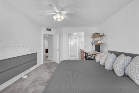 Condominio en venta en Coconut Creek, Florida, 2 dormitorios, 107.49 m2 № 1994399 - foto 24