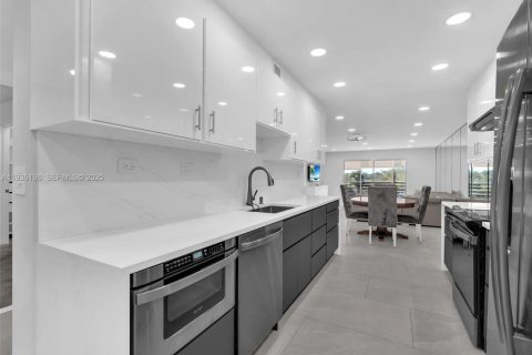 Condominio en venta en Coconut Creek, Florida, 2 dormitorios, 107.49 m2 № 1994399 - foto 6
