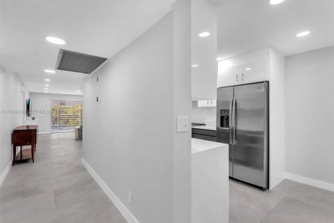 Condominio en venta en Coconut Creek, Florida, 2 dormitorios, 107.49 m2 № 1994399 - foto 9