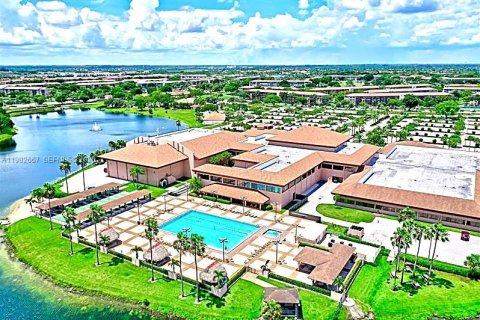 Condominio en venta en Pembroke Pines, Florida, 1 dormitorio, 63.64 m2 № 2049394 - foto 4