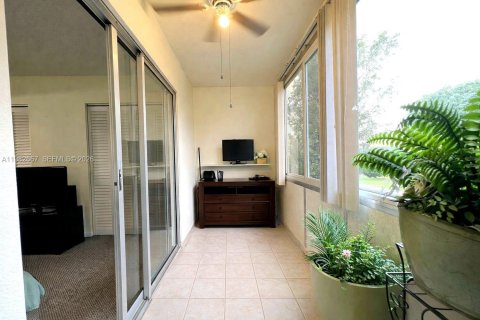 Condominio en venta en Pembroke Pines, Florida, 1 dormitorio, 63.64 m2 № 2049394 - foto 19