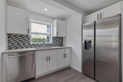 Propiedad comercial en venta en Saint Petersburg, Florida, 10 dormitorios, 466 m2 № 1530538 - foto 20