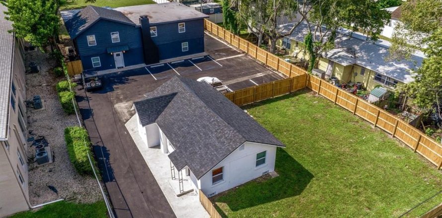 Propiedad comercial en Saint Petersburg, Florida 10 dormitorios, 466 m2 № 1530538