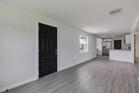 Propiedad comercial en venta en Saint Petersburg, Florida, 10 dormitorios, 466 m2 № 1530538 - foto 11