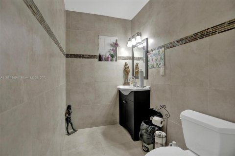 Commercial property in Hollywood, Florida № 1865410 - photo 20