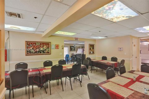 Commercial property in Hollywood, Florida № 1865410 - photo 16