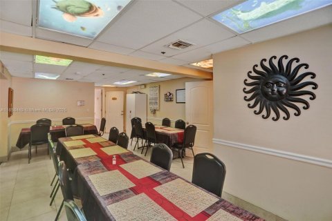 Commercial property in Hollywood, Florida № 1865410 - photo 17