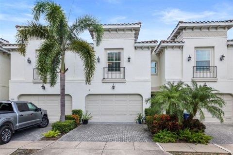 Touwnhouse à vendre à Tampa, Floride: 3 chambres, 206.15 m2 № 1912149 - photo 2